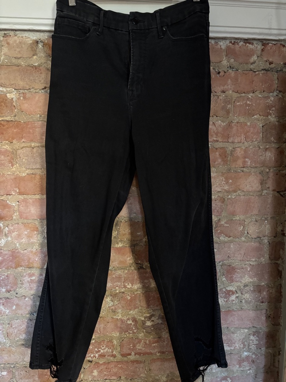 Good American Black Good Straight  Jeans with Frayed Hem